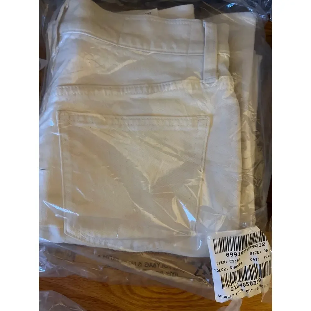J. Crew Charley Kickout Cropped Jean in super-stretch Ecru Wash NWT size 25